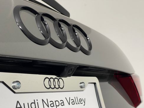 New 2025 Audi Q3 2.0T Premium image 15