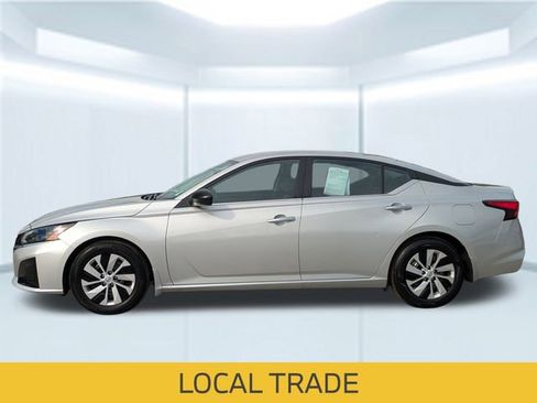 Used 2024 Nissan Altima 2.5 S image 2