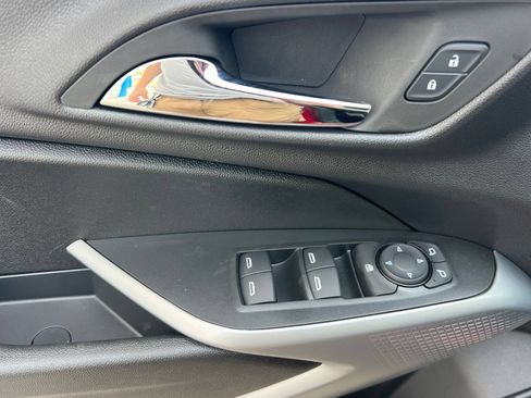 New 2026 Chevrolet Trax LS w/ LS Convenience Package FWD image 8