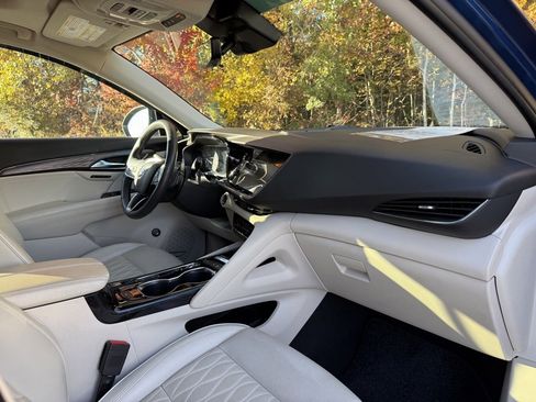 Certified 2023 Buick Envision Avenir image 21