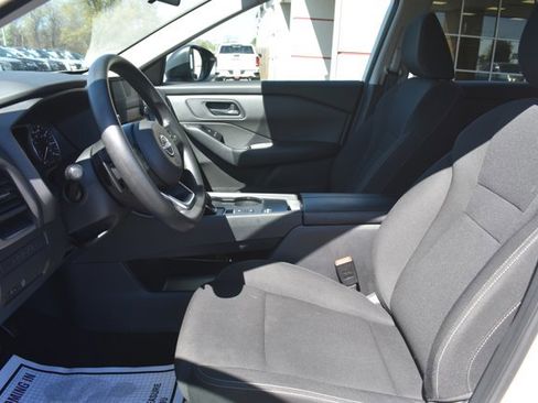 Used 2024 Nissan Rogue S image 12