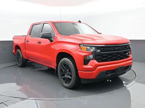 Used 2023 Chevrolet Silverado 1500 Custom image 3