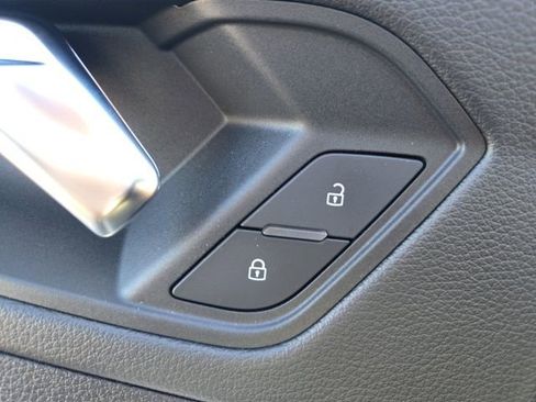 Used 2022 Audi Q3 2.0T Premium image 36