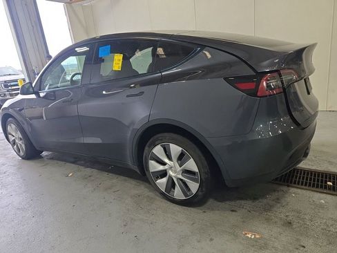 Used 2023 Tesla Model Y Long Range image 4