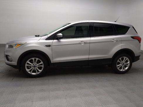 Used 2019 Ford Escape SE FWD image 2