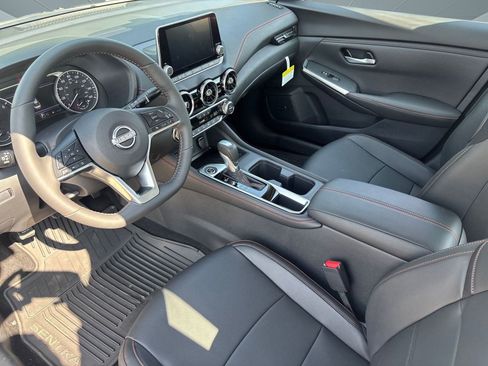 New 2025 Nissan Sentra SR image 4