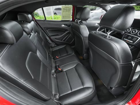 Used 2019 Mercedes-Benz GLA 250 image 34