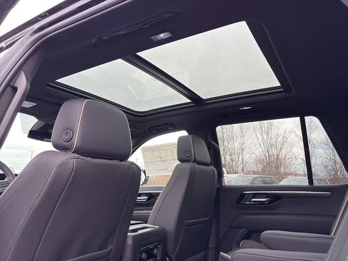 New 2026 Chevrolet Tahoe Premier w/ Sun And Tow Package AWD/4WD image 17