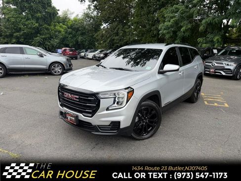 Used 2022 GMC Terrain SLE w/ Driver Convenience Package AWD/4WD image 1