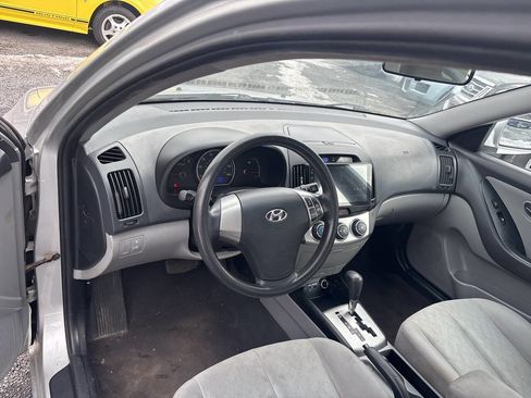 Used 2010 Hyundai Elantra GLS FWD image 18