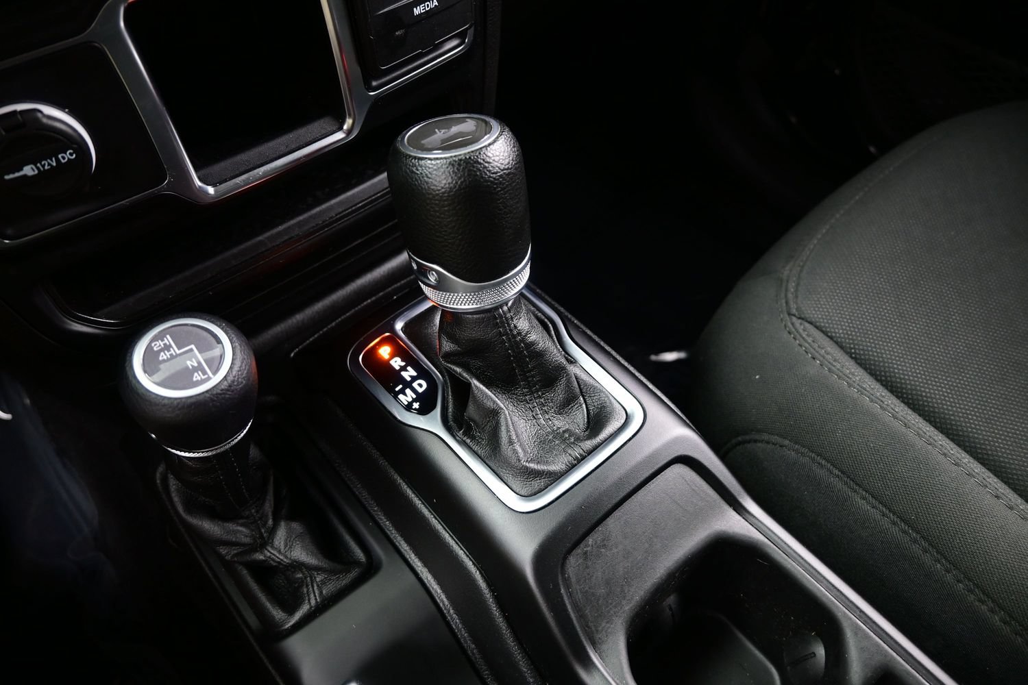 Used 2023 Jeep Wrangler Unlimited Sport AWD/4WD image 22