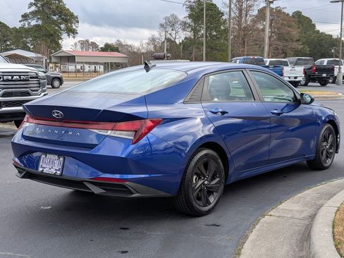 Used 2021 Hyundai Elantra SEL image 5