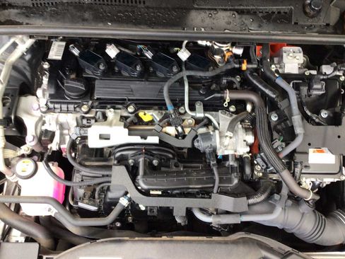 Used 2024 Toyota Prius LE FWD image 11