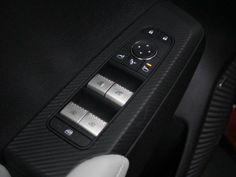 New 2026 Mitsubishi Outlander SE image 16