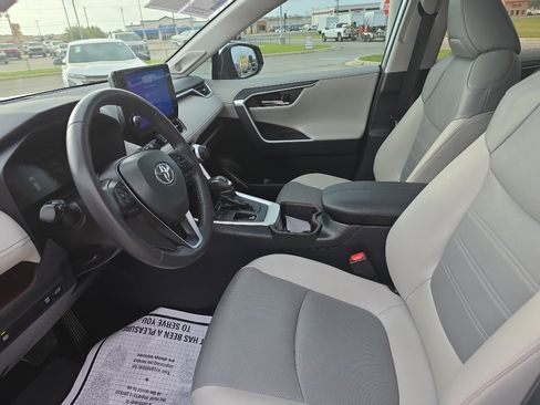 Used 2024 Toyota RAV4 Limited image 6