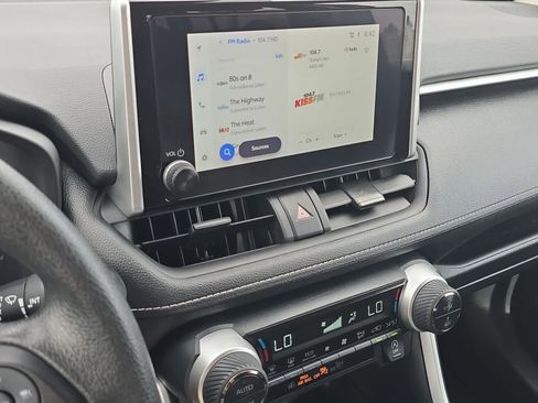 Used 2025 Toyota RAV4 XLE image 19