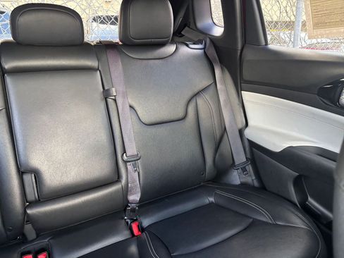 Used 2025 Jeep Compass Limited AWD/4WD image 38