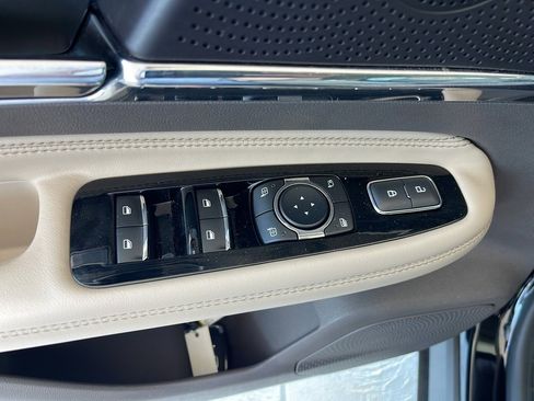 Used 2023 Lincoln Corsair Reserve image 39