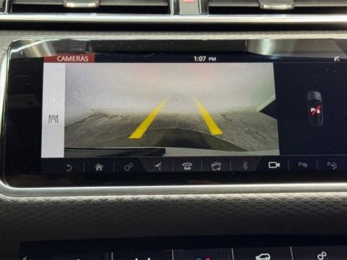 Used 2019 Land Rover Range Rover Velar R-Dynamic SE image 33