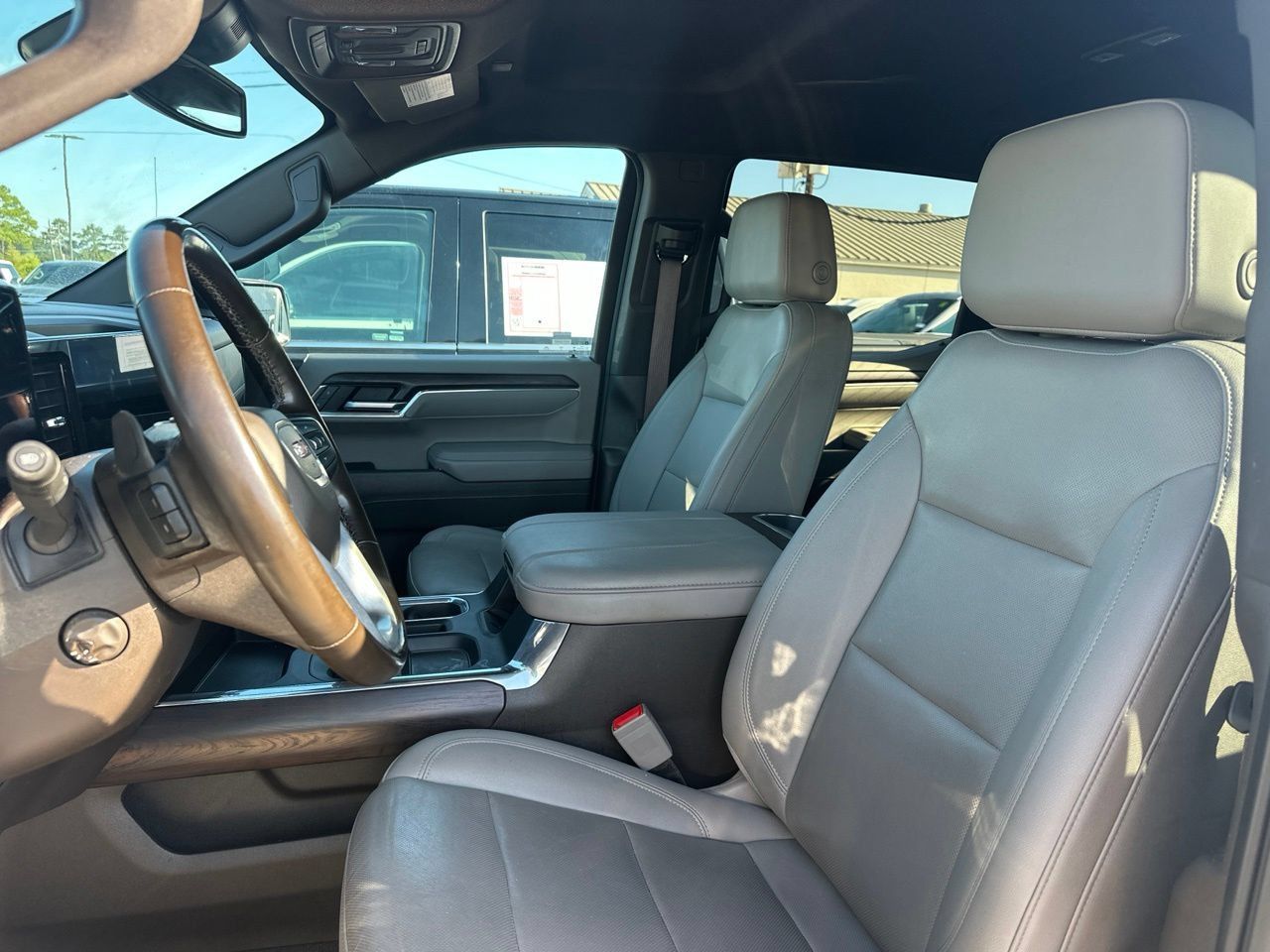 Used 2023 GMC Sierra 1500 SLT w/ SLT Premium Plus Package AWD/4WD image 8