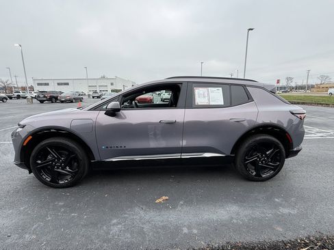 Used 2024 Chevrolet Equinox EV RS image 5