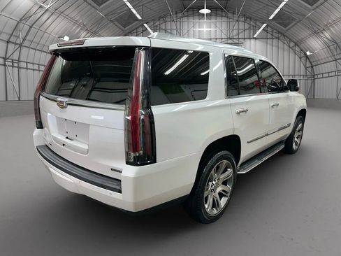 Used 2016 Cadillac Escalade Luxury image 5