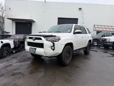 Used 2015 Toyota 4Runner SR5 Premium image 1