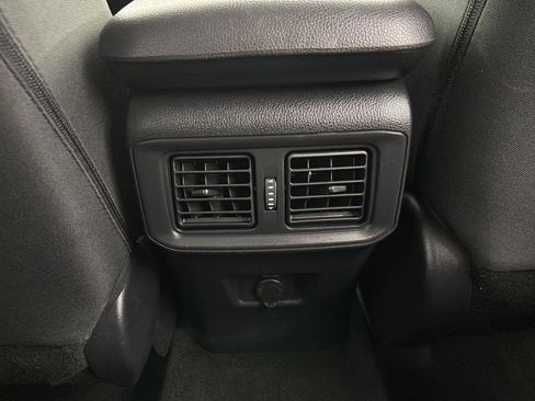 Used 2025 Toyota RAV4 LE AWD/4WD image 18