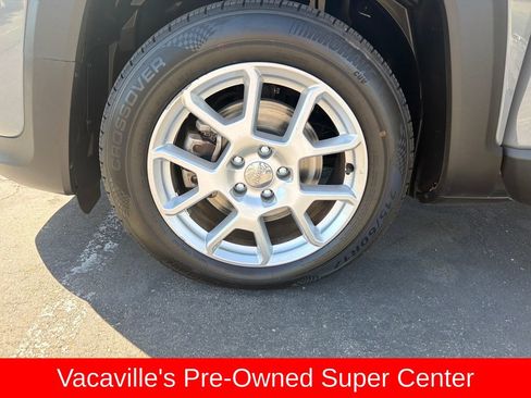 Used 2019 Jeep Renegade Latitude FWD image 27