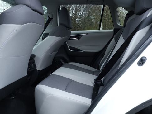 Used 2025 Toyota RAV4 XLE image 11