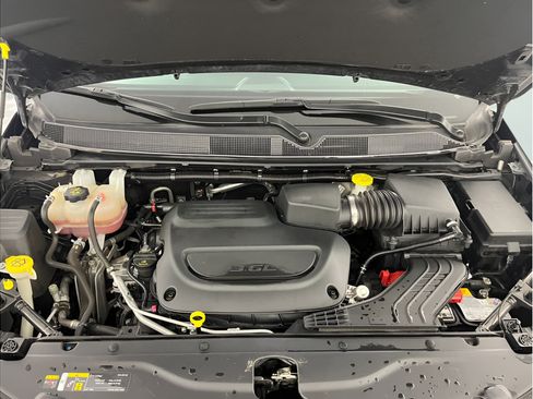 Used 2023 Chrysler Voyager LX FWD image 18