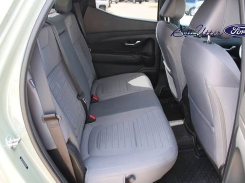 Used 2024 Hyundai Santa Cruz SE AWD/4WD image 12