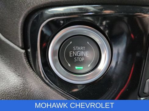 Used 2025 Chevrolet Silverado 1500 LT AWD/4WD image 17