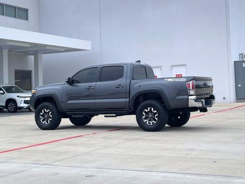 Used 2021 Toyota Tacoma TRD Off-Road AWD/4WD image 4