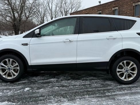 Used 2019 Ford Escape SE image 5