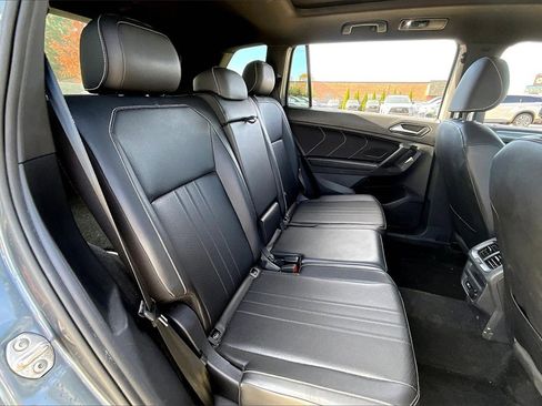 Used 2022 Volkswagen Tiguan SE R-Line image 30