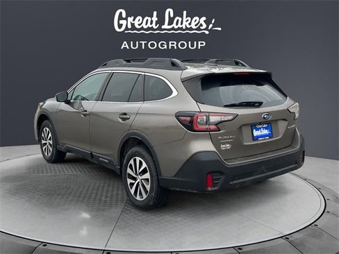 Used 2021 Subaru Outback Premium image 3