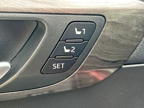 Used 2023 Toyota Highlander Platinum FWD image 28