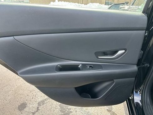 Used 2024 Hyundai Elantra Limited FWD image 12