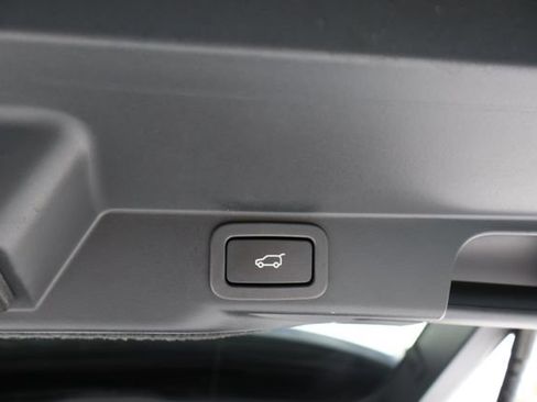 Used 2017 Land Rover Range Rover Sport image 26