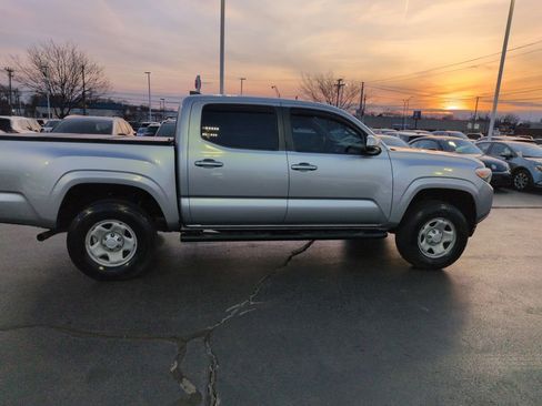 Used 2018 Toyota Tacoma SR w/ SR Convenience Package image 6