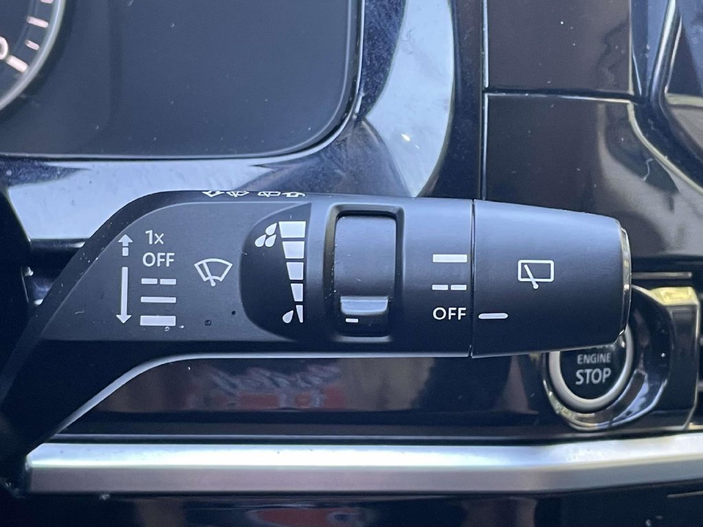 Used 2024 Nissan Pathfinder SV AWD/4WD image 33