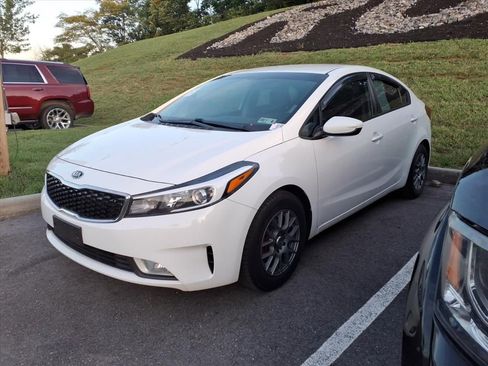 Used 2017 Kia Forte LX FWD image 4