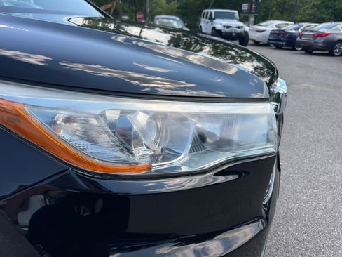 Used 2015 Toyota Highlander XLE AWD/4WD image 18