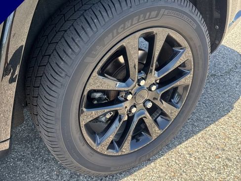 Used 2021 Jeep Grand Cherokee Laredo X AWD/4WD image 10