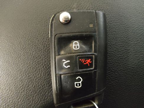 Used 2021 Volkswagen Atlas S FWD image 32