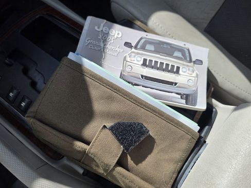 Used 2005 Jeep Grand Cherokee Limited image 27