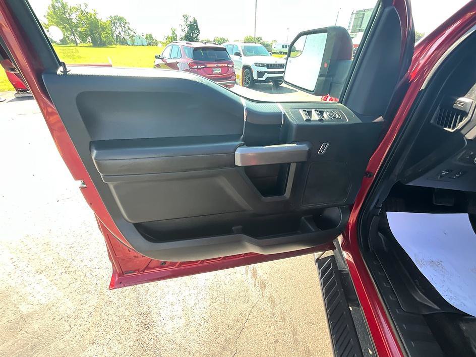 Used 2018 Ford F150 XLT w/ Equipment Group 302A Luxury AWD/4WD image 12