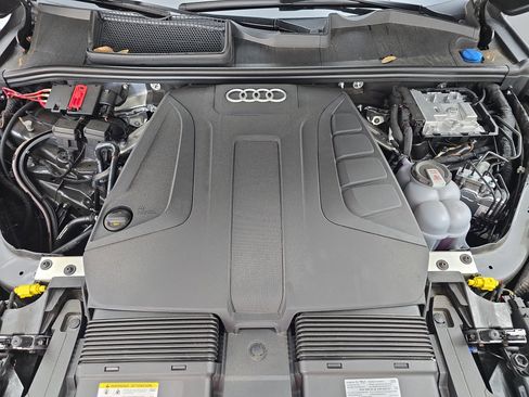 Used 2025 Audi Q7 2.0T Premium w/ Convenience Plus Package AWD/4WD image 33