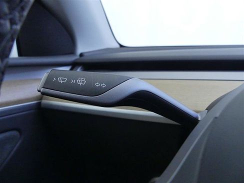 Used 2023 Tesla Model Y Long Range AWD/4WD image 20